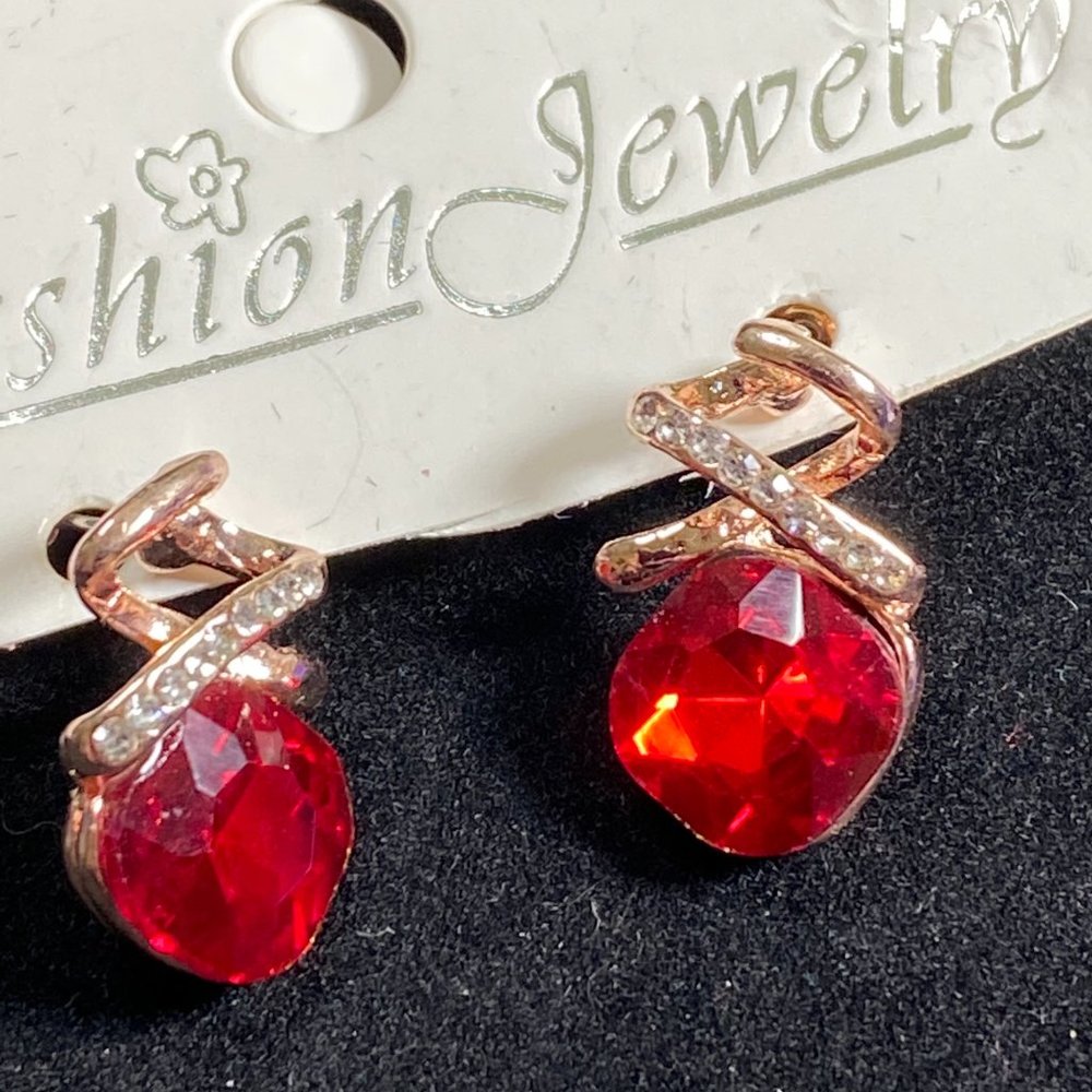 NW📌 Stunning RED Oval ear studs Rose Gold plated - Picture 5 of 12